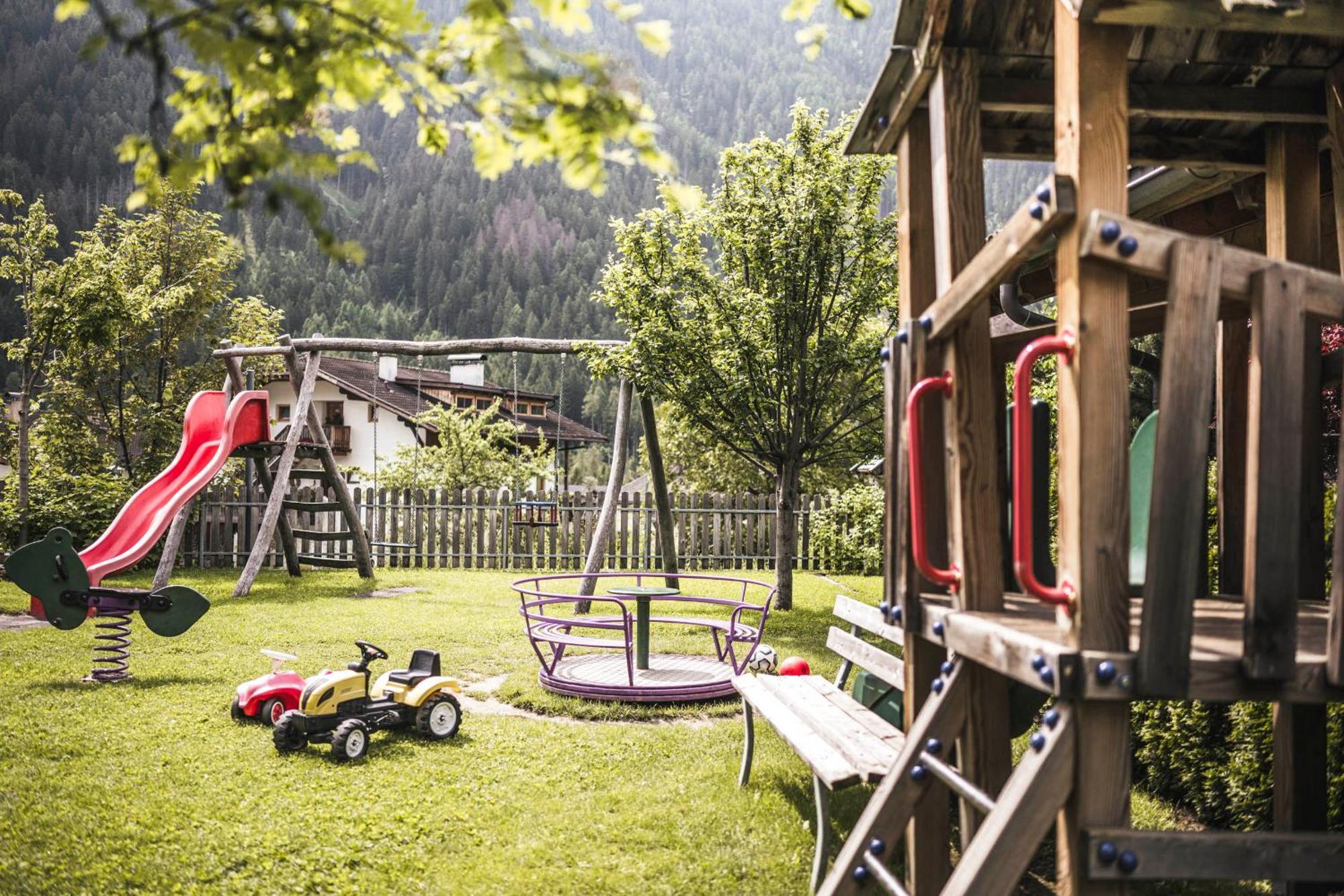 Familienhotel Viktoria Ультимо Экстерьер фото